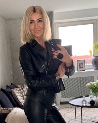 Hot Mature Danish Mom In Leather Pants