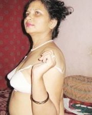 Nordindische Bhabhi
 #92536151