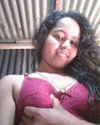 Desi junge Mädchen Teil 2 zufällige Klicks
 #81058065