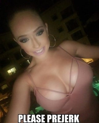 Kagney Linn Karter Instagram