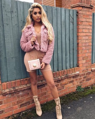 Zahida allen heiß
 #79605444