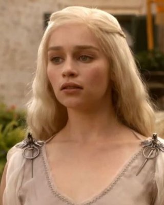 Emilia Clarke Hot