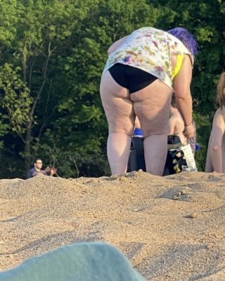 Bbw Beach Ass - Beach Butt Porn Pics - PICTOA