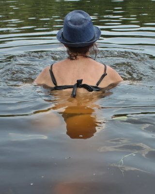 Baden im Timiryazev-Teich
 #94522382