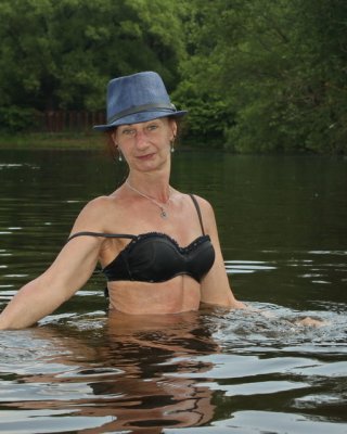 Baden im Timiryazev-Teich
 #94522391