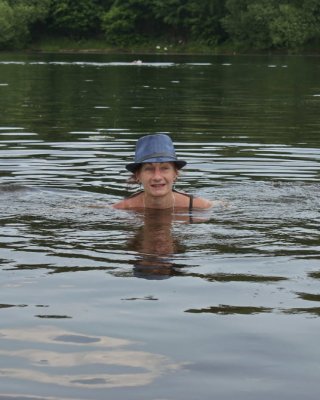Baden im Timiryazev-Teich
 #94522404