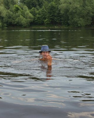 Baden im Timiryazev-Teich
 #94522407