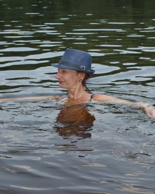 Baden im Timiryazev-Teich
 #94522413