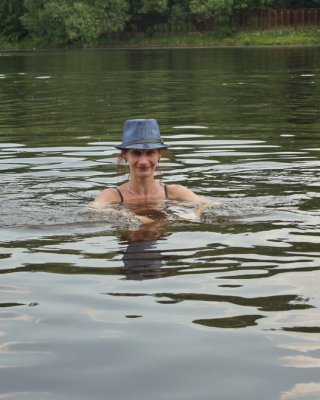 Baden im Timiryazev-Teich
 #94522431