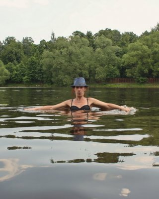 Baden im Timiryazev-Teich
 #94522437