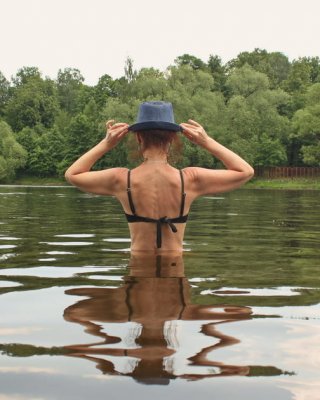 Baden im Timiryazev-Teich
 #94522443