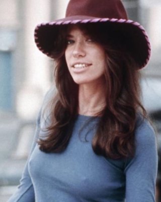 Carly simon
 #90906527