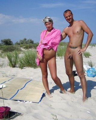 Beach Exhib Sex - Exhib Couple on the Beach Porn Pictures, XXX Photos, Sex Images #3975763 -  PICTOA