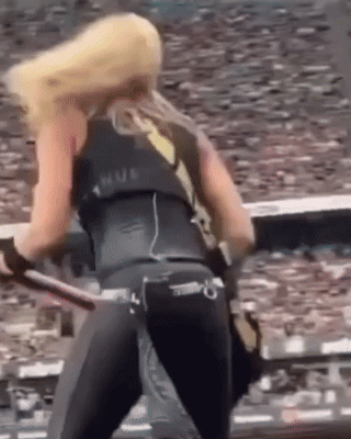 Nita Strauss Butt