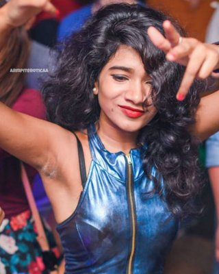 インド人のセクシーな脇の下 vol.1
 #87772718