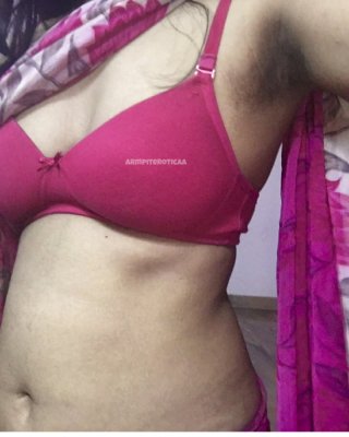 インド人のセクシーな脇の下 vol.1
 #87772730