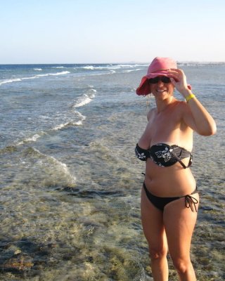 Milf entblößt
 #100236712