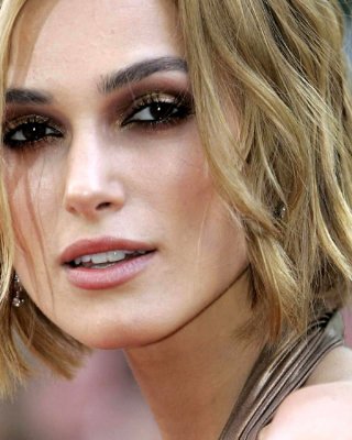 Amazing celebrity Keira Knightley nice nipple slip on the beach