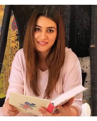 Kriti sanon lanja sexy Ausdrücke
 #80680271
