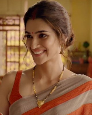 Kriti sanon lanja sexy Ausdrücke
 #80680349