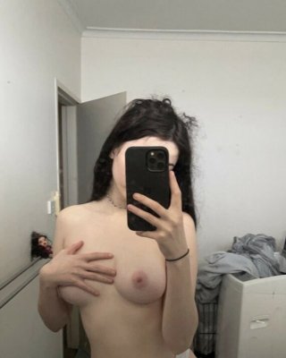 Smalltiddiedgoth nackt #108296015