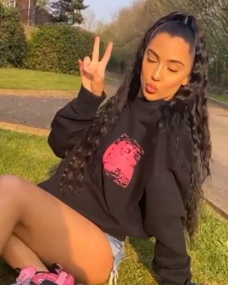 Beautiful Teen Chav Cum Slut Curvy Body Big Ass Gorgeous Tit