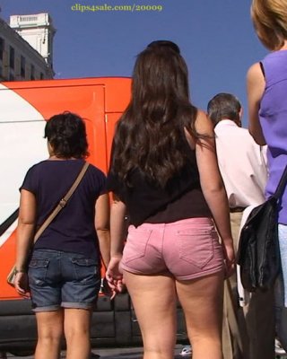 Candid teen ass in fucsia shorts
 #93973797