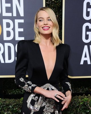 Margot robbie cum museum
 #91190860