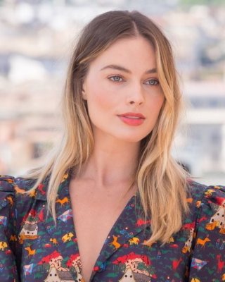 Margot robbie cum museum
 #91190865