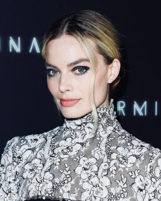 Margot robbie cum museum
 #91190867