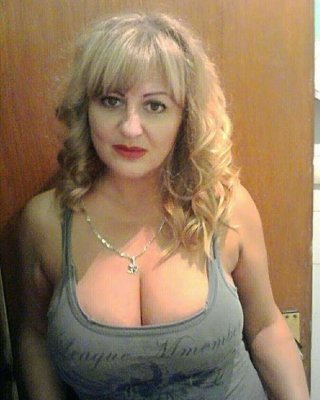 Gorgeous And Busty Mature Ladies 21