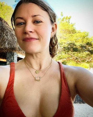 Emilie De Ravin nackt #109716126