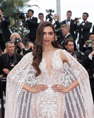 Deepika padukone sexy
 #79608692