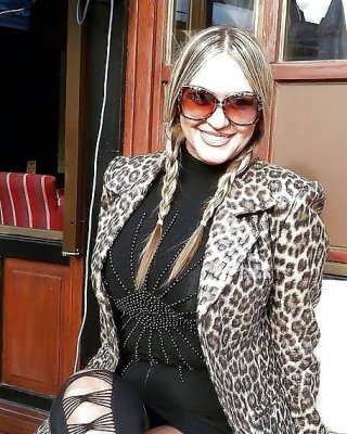 Elegante, schlüpfrige, trashige Huren 22
 #104272776