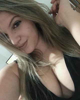 Gordinha branca peituda
 #95437089