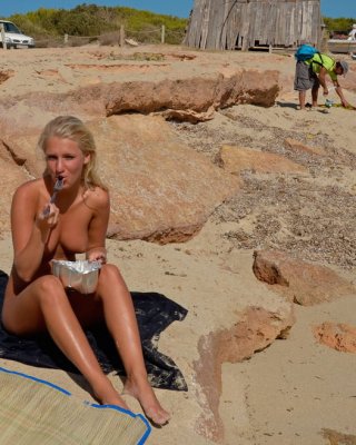 ホットなアマチュアヌーディスト
 #104872112