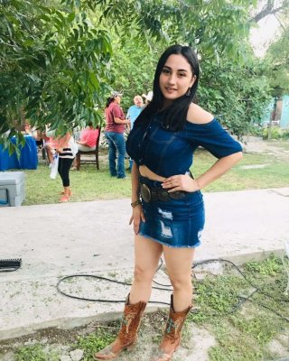 Latinas kommentiert
 #93356891