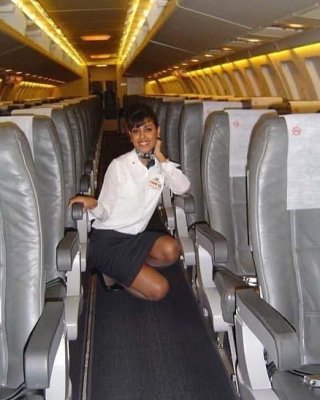 Air Hosstess - Flight Attendant - Cabin Crew - Stewardess