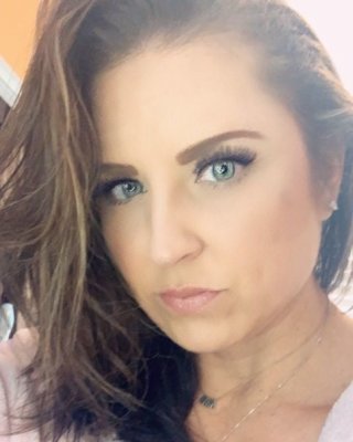 Barkeeper kim liebt essen Muschi
 #80952232
