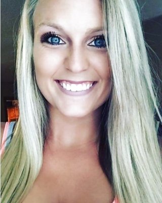 Süße Blondine
 #100331551