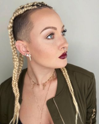 Sexy Haarschnitte
 #99036685