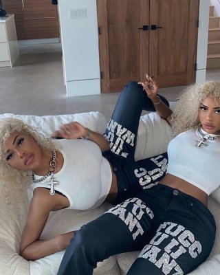 Bimbo Twins