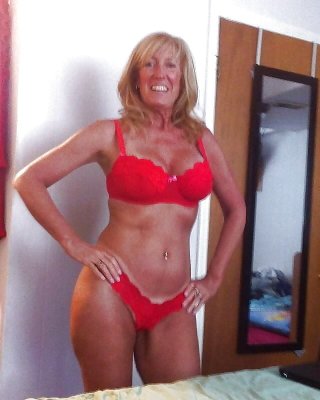 Sexy Huge Tit Very Curvy Tan Lined Mature MILF Perfect Body