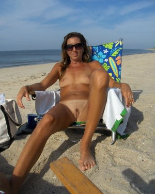 Brünette Milf
 #104679808