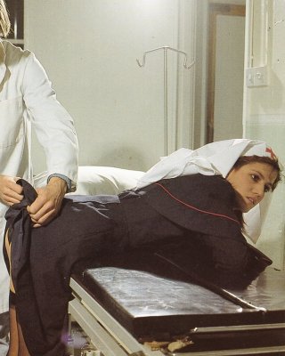 Freche Krankenschwester
 #95685956