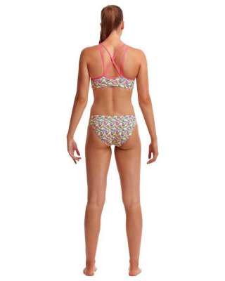 Model girls in swimwear #95569120