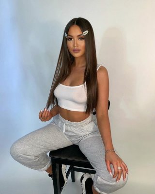 Schön stephanie lam bikini chav babe groß titten arsch beine
 #102785710