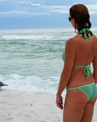 Gorgeous Mum&#039;s In Swimsuits