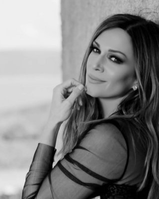 Banyoda yumshoq jinsiy aloqa porno video