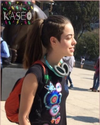 Nena en Lenceria Roja Paseo Sin Pantalones CDMX #96614792